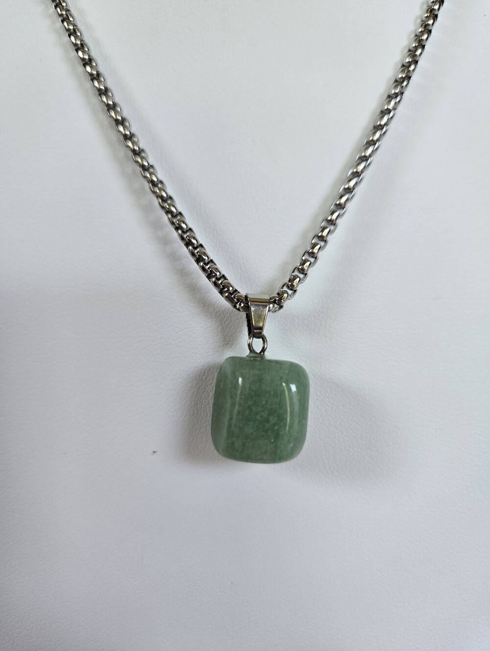 N-135-Green Aventurine Pendant Necklace - Minimalist Women's Jewelry